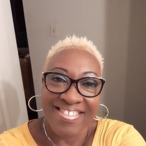 Meet your Posher, Cassandra